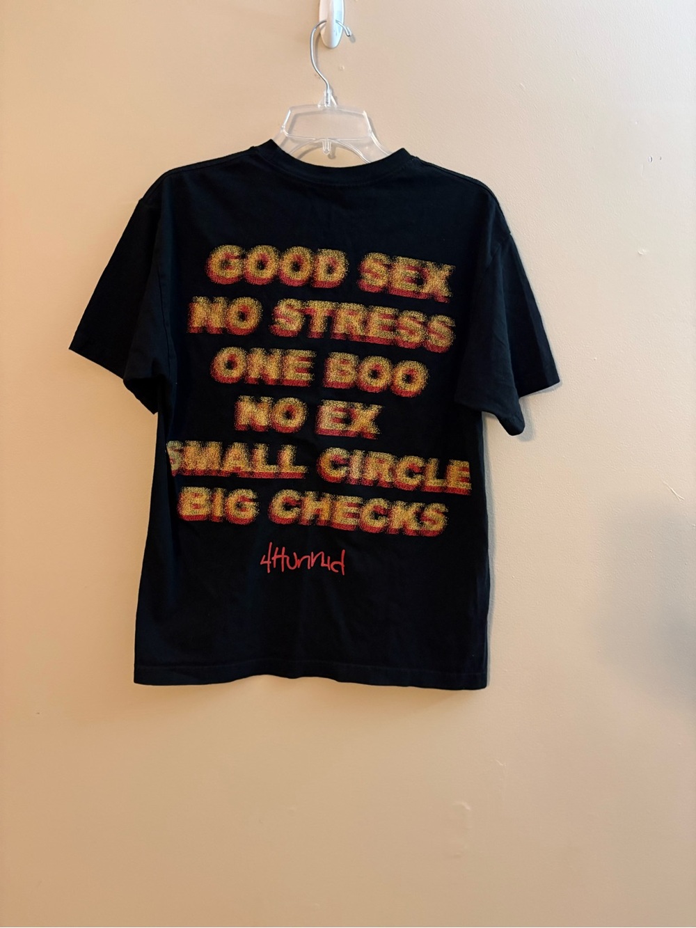 4Hunnid Men's Black Short-Sleeve Tee with Red Chest Graphic